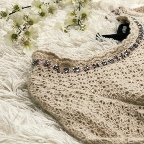 Sweet, soft Free People sweater - Picture 2 of 3